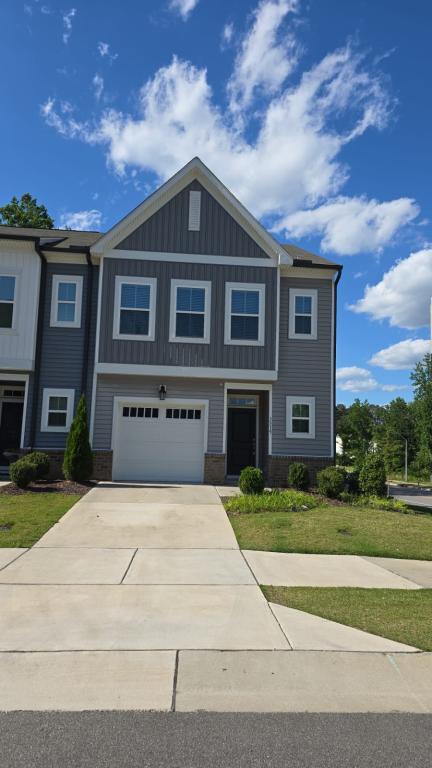 Building Photo - 3315 Oak Pass Dr