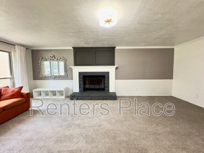 Building Photo - 6315 E 98th Pl
