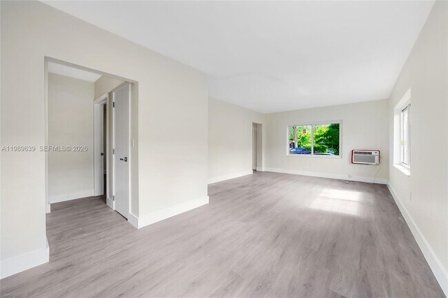 Building Photo - 2025 Fillmore St