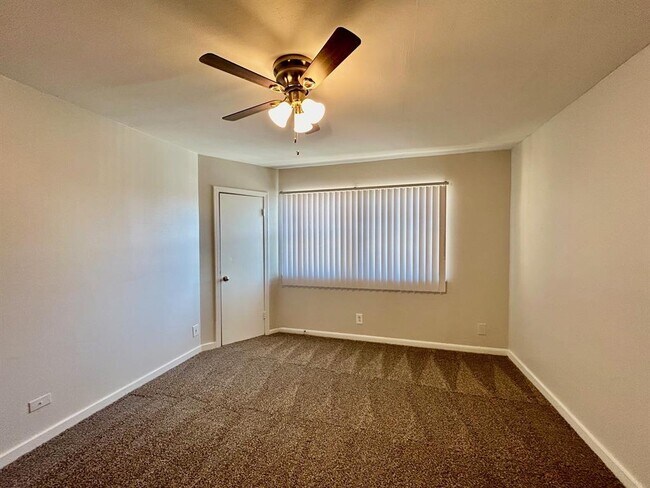 Building Photo - 3629 N MacGregor Way