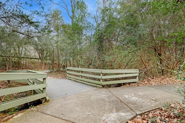 Building Photo - 138 S Timber Top Dr