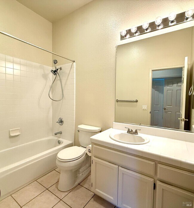 Building Photo - 5863 Mountain Hawk Dr