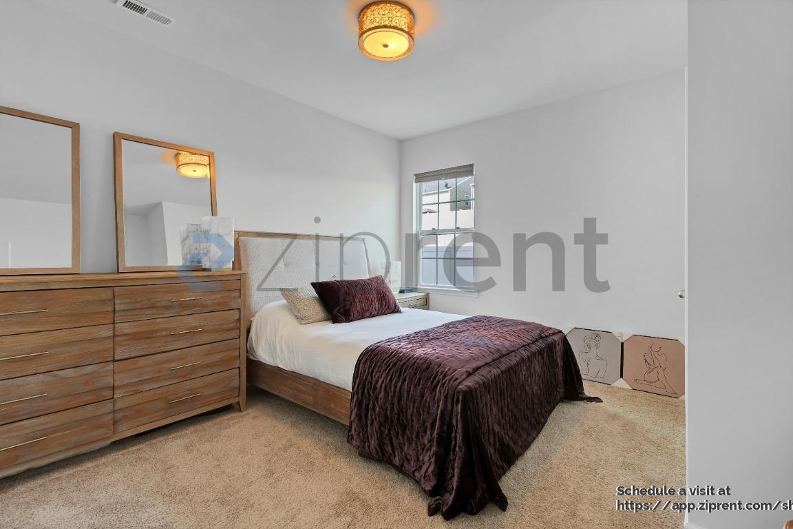 Building Photo - 147 N Ranney Way