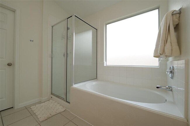 Building Photo - 1203 Lavender Shade Ct