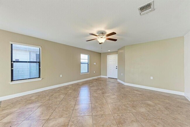 Building Photo - 8824 Edmundsbury Dr