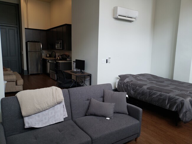 1F - 1531 Elm St
