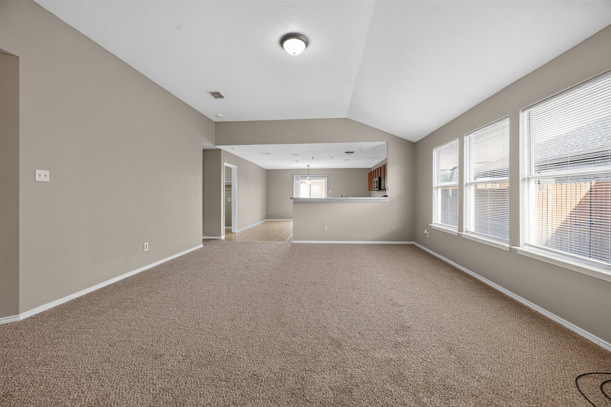 Building Photo - 1432 Oak Hollow Ln