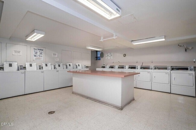 Building Photo - 355 S Los Robles Ave