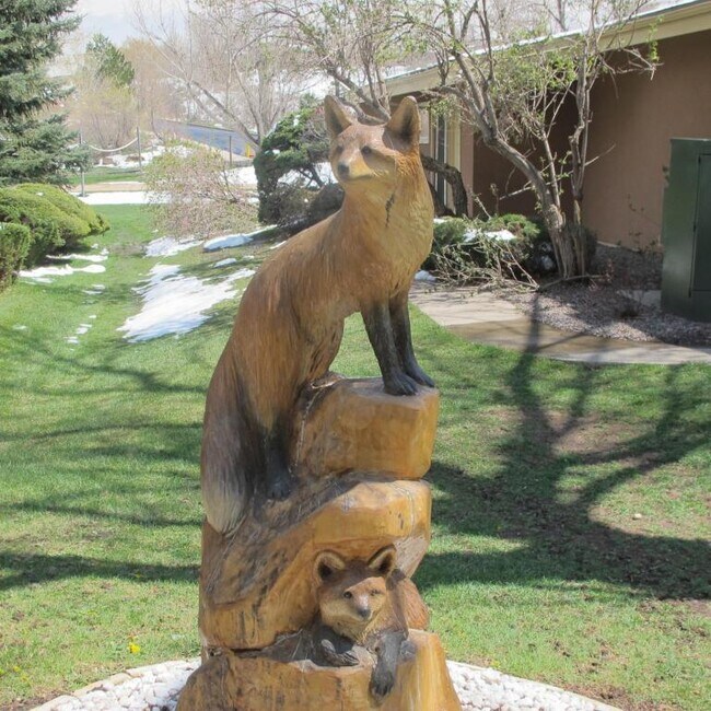 Building Photo - 1250 Golden Cir