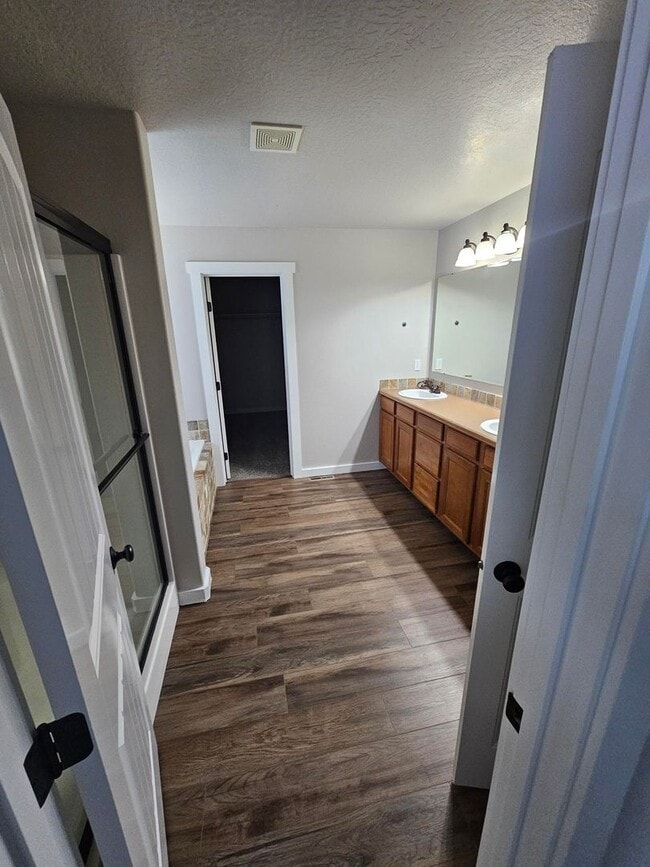 Building Photo - 6214 N Silver Elm Way