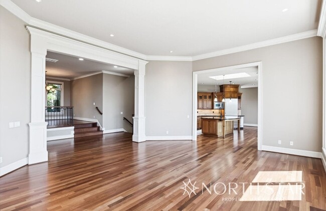 Building Photo - Executive Estate in Atherton Heights with ...
