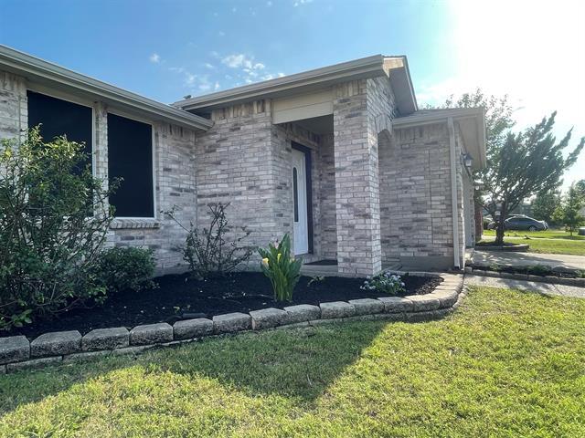 Building Photo - 1712 Silverwood Ln