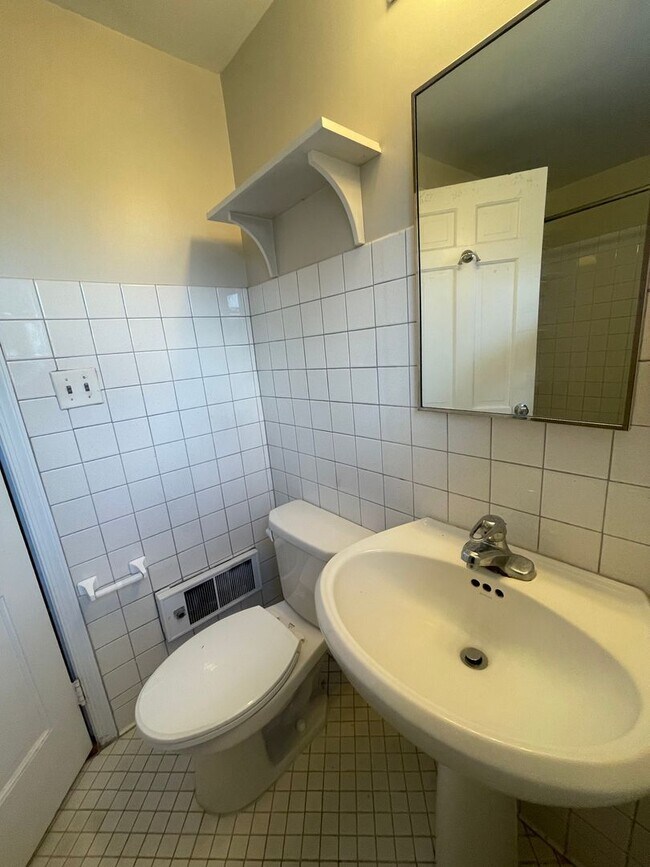 Building Photo - Junior League - 3039 M