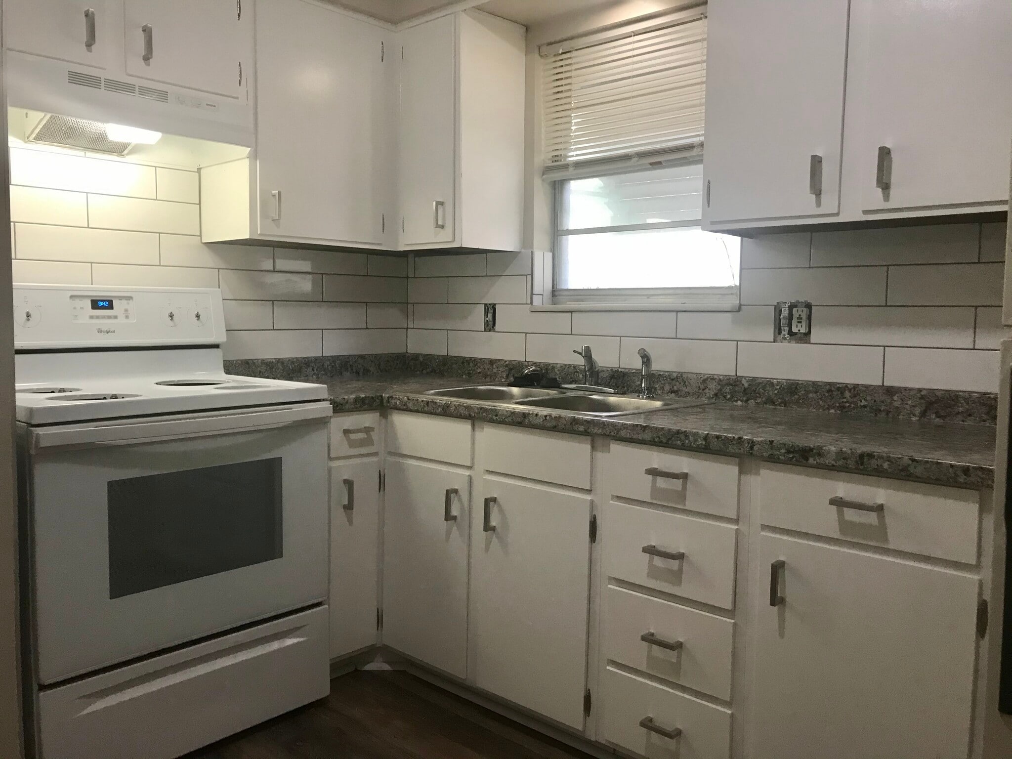 Building Photo - 8732 W 70th St