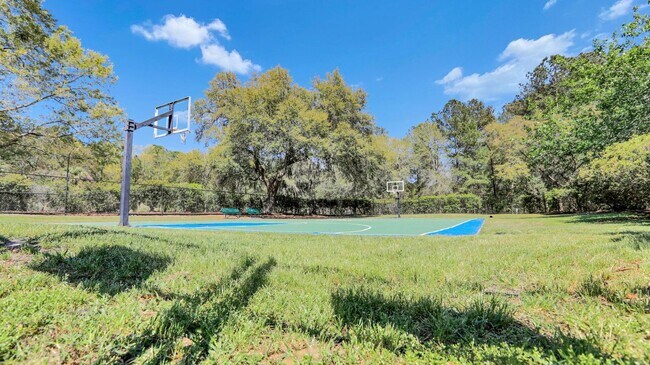 Building Photo - Beautiful Home for Lease in Buckhead