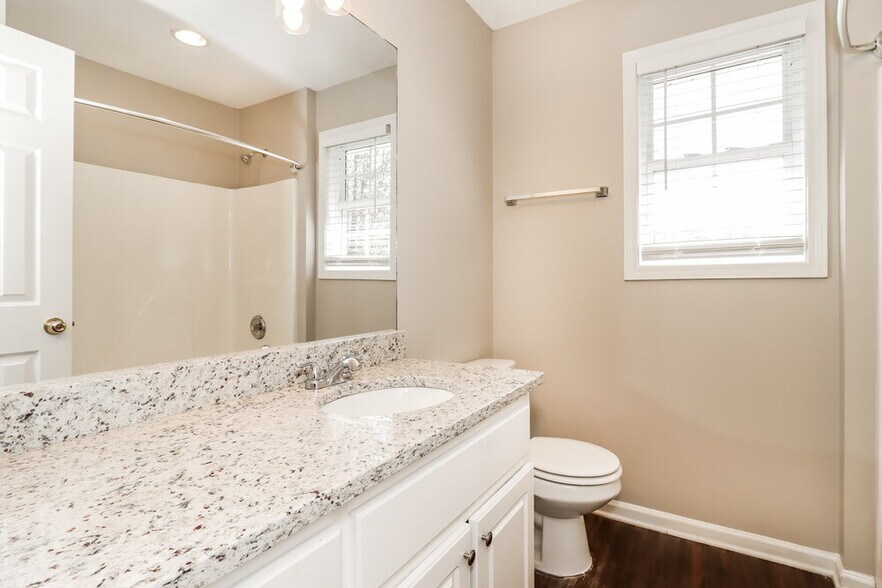 Building Photo - 34 Etowah Ridge Dr SW