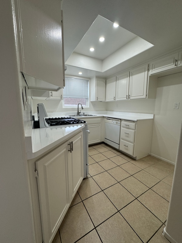 Building Photo - 13012 Riverside Dr