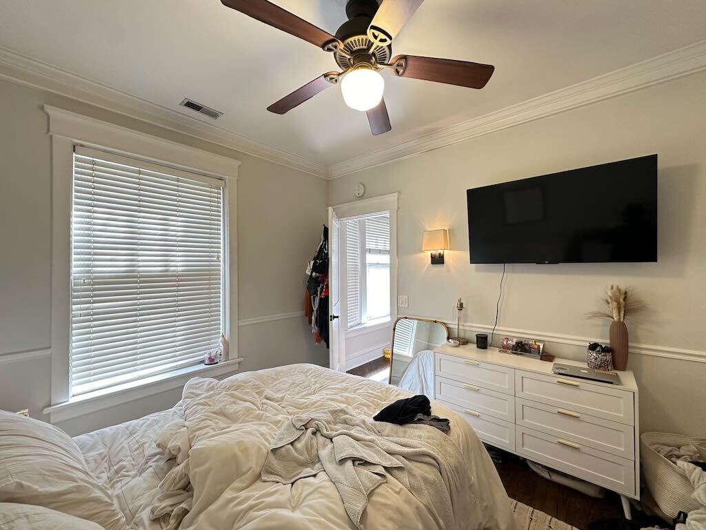 Building Photo - 1410 W Cornelia Ave