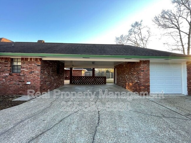 Building Photo - 6428 Chippendale Dr