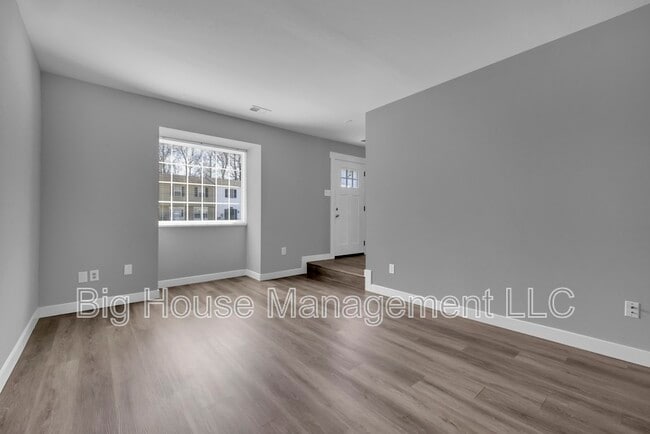 Building Photo - 3387 Ryon Ct