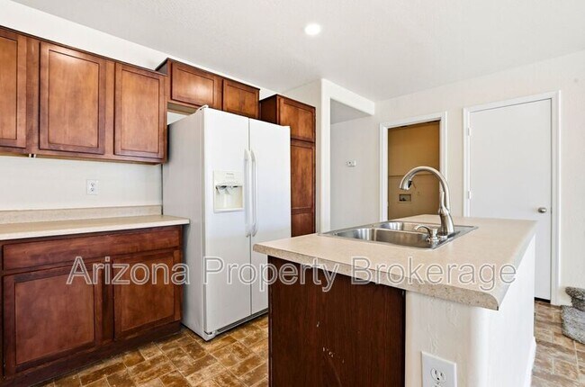 Building Photo - 3765 E Superior Rd