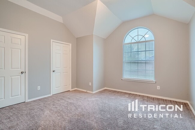 Building Photo - 6516 Ashwood Dr