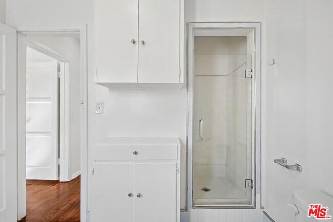 Building Photo - 1047 S Holt Ave