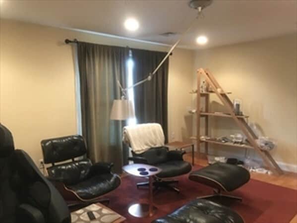 Building Photo - 11 Oak St