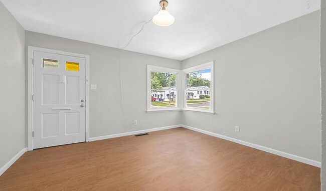 Building Photo - 35 St Sebastian Ln