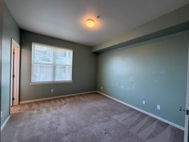 Building Photo - 12918 Ironstone Way
