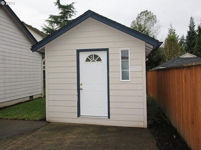 Building Photo - Beautiful Ranch Style Home