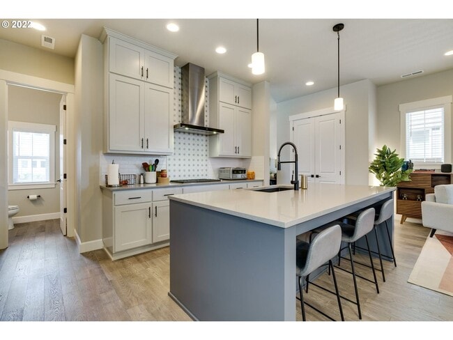 Building Photo - Beautiful Contemporary Home in Hillsboro near Reed's Crossing