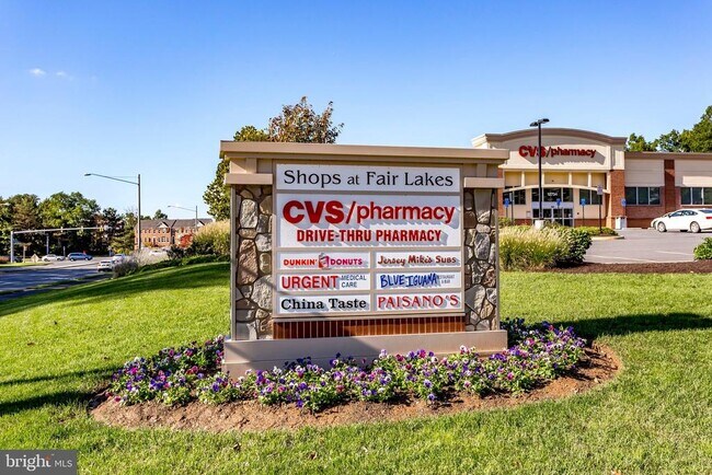 Building Photo - 14831 Basingstoke Loop