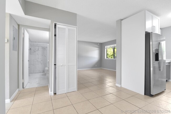 Building Photo - 400 Nottingham Cir