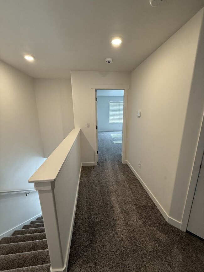 Building Photo - Beautiful Home in Spanish Fork