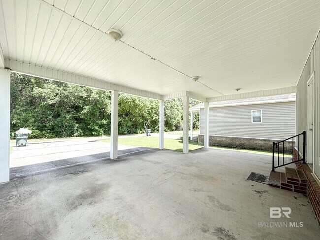Building Photo - 29956 St Simon St