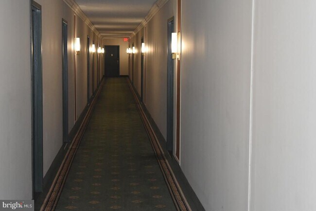 Building Photo - 3705 S George Mason Dr