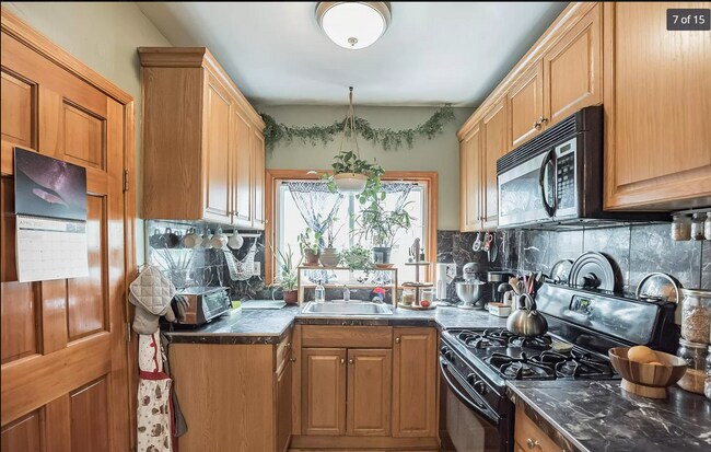 kitchen - 736 Saint Albans St
