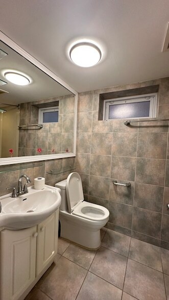 Building Photo - 7520 W Carmen Ave