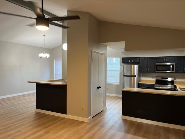 Building Photo - 23802 Hunter Spring Cir