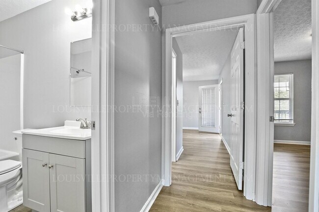 Building Photo - 306 Keeneland Dr