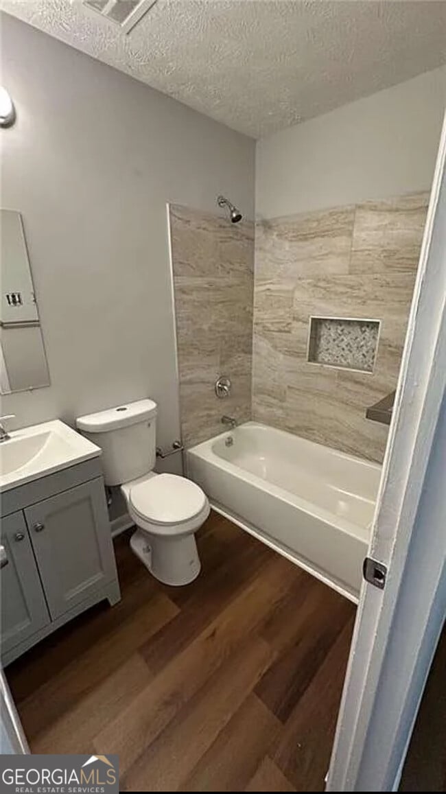 Building Photo - 38 Royce Dr