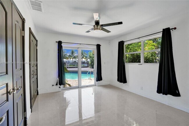 Building Photo - 3100 NE 56th Ct