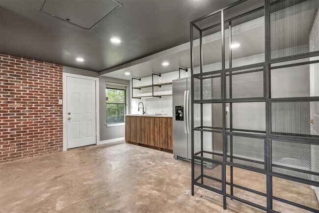 Building Photo - 1201 Co Rd 138