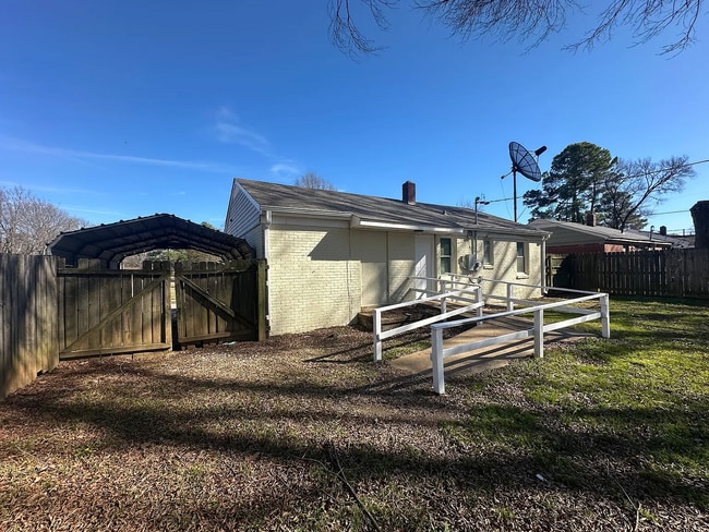 Building Photo - 2377 Imogene St