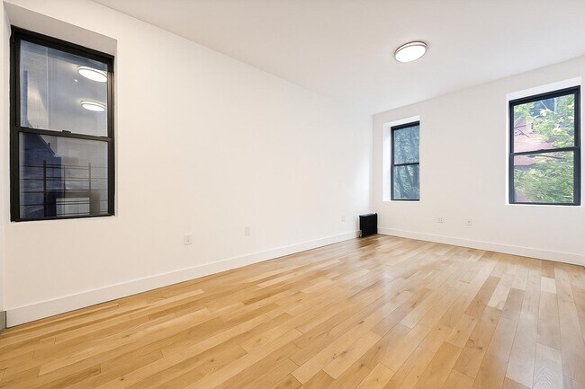 Building Photo - 605 W 137th St