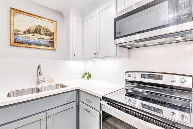 Building Photo - 2450 Wickersham Ln