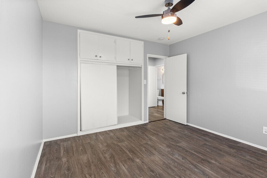 Building Photo - 1577 Pine Ave
