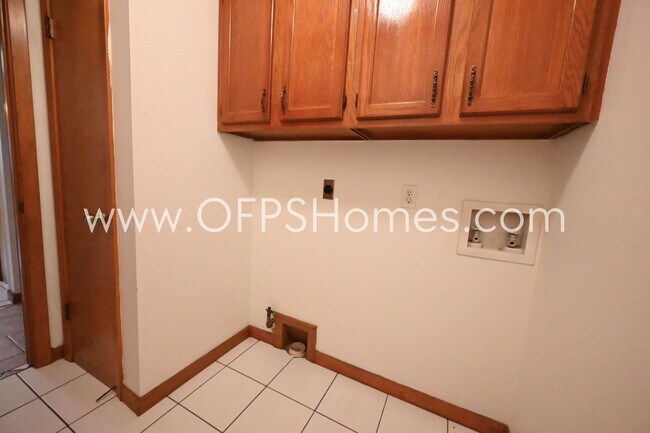Building Photo - Ranch Style Home in Niceville