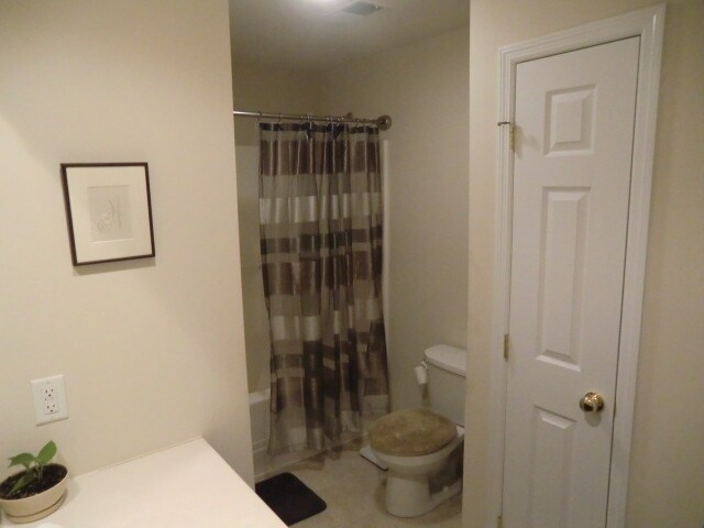 Building Photo - 2128 Red Fox Dr